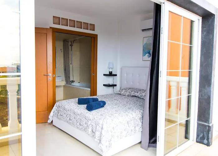 Callao Salvaje 3br With Heated Pool Outdoor Kitchen & Gas Bbq Stunning Views Villa Costa Adeje (Tenerife)