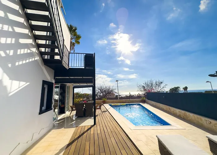 Villa Callao Salvaje 3br With Heated Pool Outdoor Kitchen & Gas Bbq Stunning Views Costa Adeje (Tenerife)