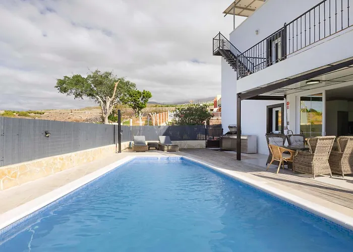 Callao Salvaje 3br With Heated Pool Outdoor Kitchen & Gas Bbq Stunning Views Villa Costa Adeje (Tenerife)