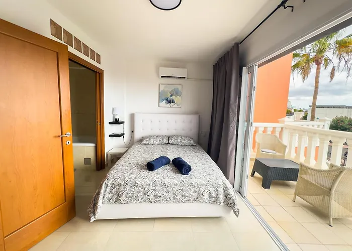 Willa Callao Salvaje 3br With Heated Pool Outdoor Kitchen & Gas Bbq Stunning Views Costa Adeje (Tenerife)